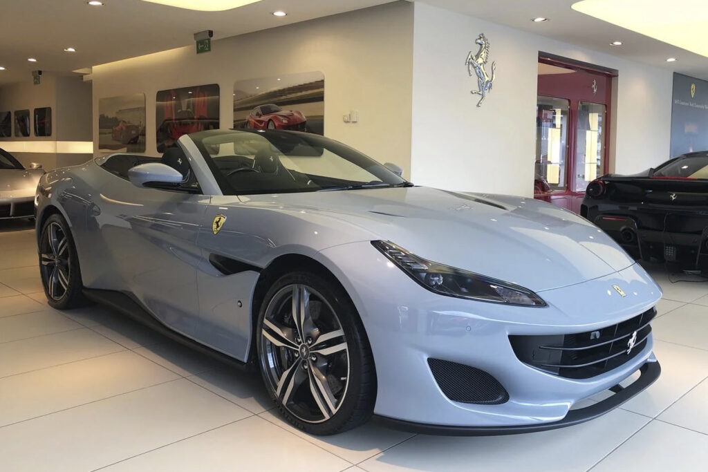 Ferrari Portofino Grigio Chiaro Hiroaki - 4Boss